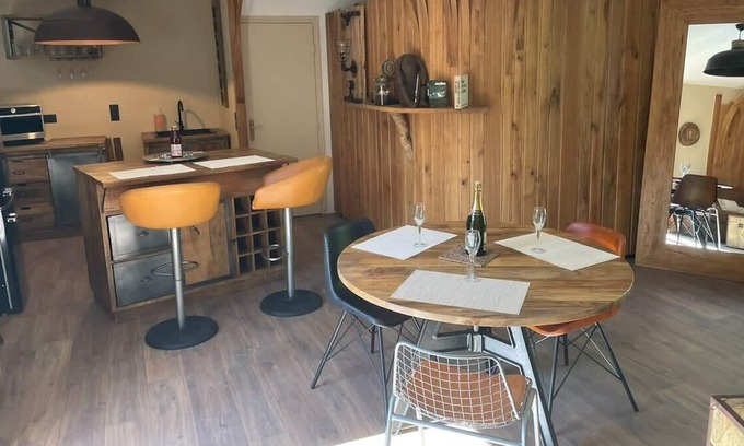 Lindry Apartamento | Au Calme Absolu chez Nicolas. Voyage au calme