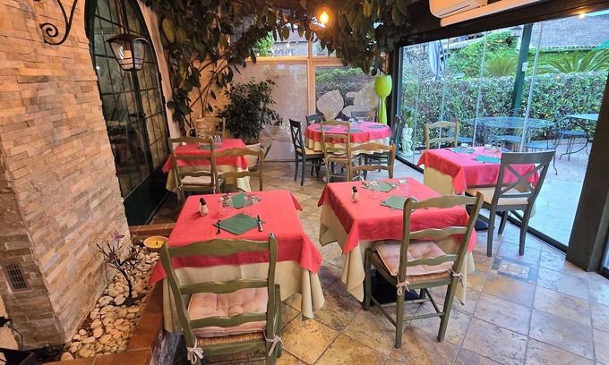 Le Plan-de-Grasse Casa | Auberge Les Arômes