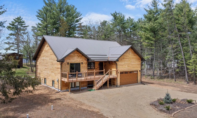 Friendship Cabina | "August Inn" Friendship, Wisconsin