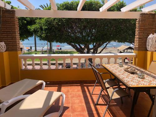 Playas del Palo Apartamento | Aunt Antonia Beach House