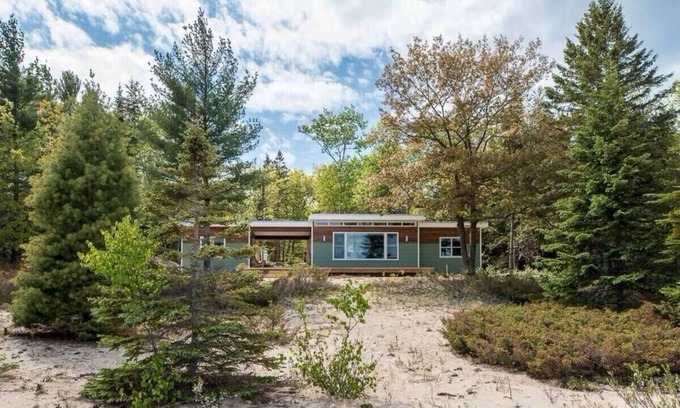 Beaver Island Casa | Autumn Sky - The Modern & Relaxing Beach Cottage