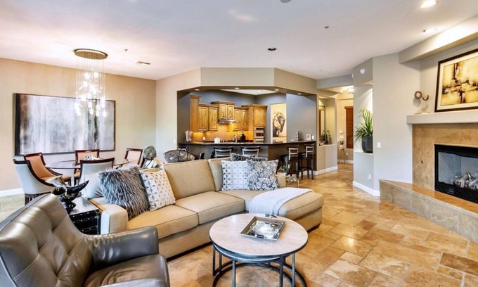 North Scottsdale Condominio | Awesome TROON North 3/3 Pinnacle Peak Condo. Across from the Four Seasons Resort