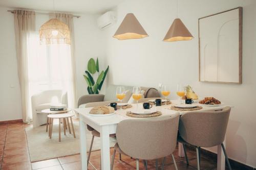 Centro de Conil de la Frontera Apartamento | Azure Beachside Apartment - 50M from the Beach