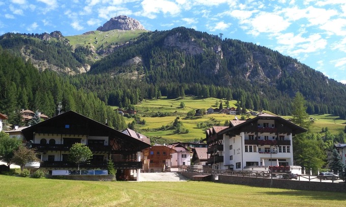 Campitello di Fassa Hotel | B&B Garni Villa Campitello