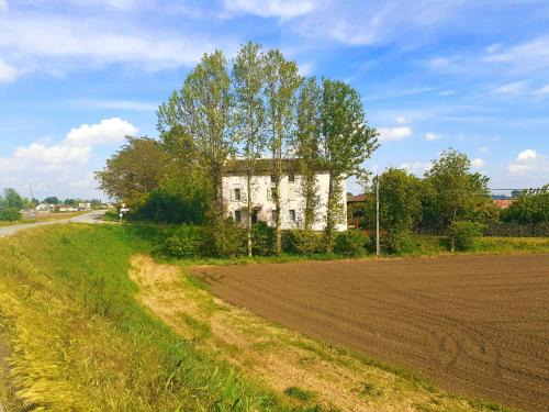 Stagno Lombardo Cama Y Desayuno | B&B La Sbàgera