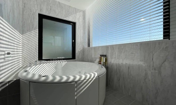 Hiroshima City Centre Apartamento | Scenic Penthouse Studio | Jacuzzi & Terrace