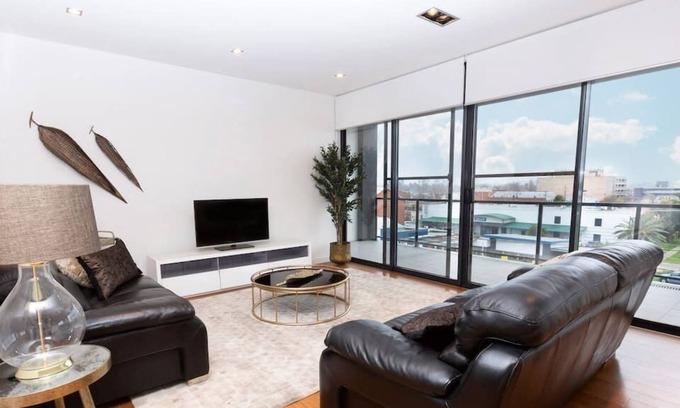 Turvey Park Apartamento | B1/302-1 Flinders St · Stylish Inner City Penthouse Apartment