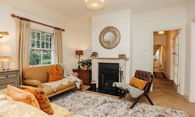 Henley-on-Thames Casa | Badgemore Cottage - Pet friendly, sleeps 8