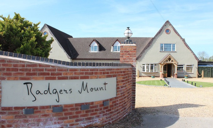 Barwell Hotel | Badgers Mount Hotel