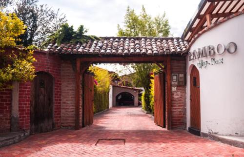 Tumbaco Casa | Bamboo Village Place