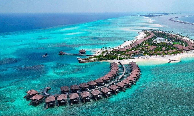 Dhidhoofinolhu Island Hotel | Barceló Whale Lagoon Maldives