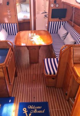 Vigo Alquiler De Eote | BARCO PURAVIDA