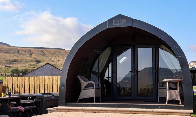 Yockenthwaite Cabaña | BARN OWL, pet friendly, character holiday cottage in Ingleton