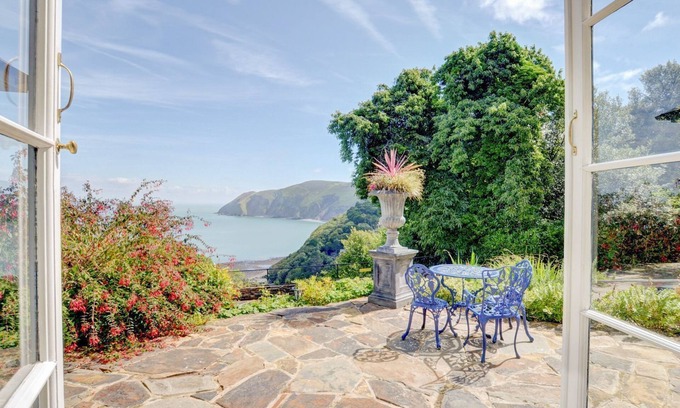 Lynton Cabaña | BARONET'S QUARTERS, family friendly, with a garden in Lynton