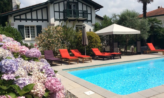 Cambo-les-Bains Villa | País Vasco, casa típica entre el océano y las montañas