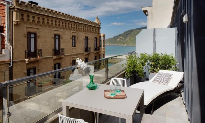 Centro histórico Apartamento | Basque Terrace by FeelFree Rentals