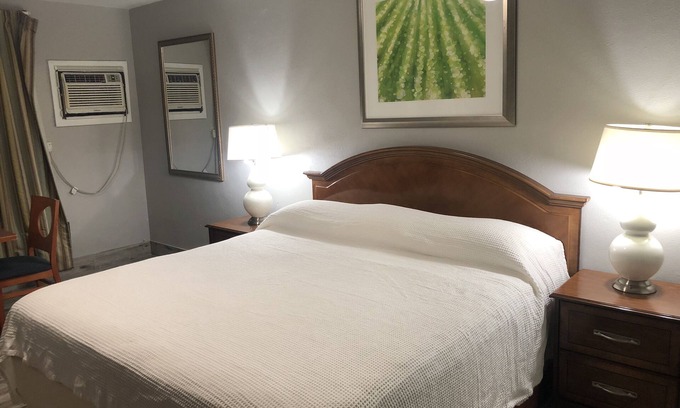 Bradenton Hotel | Bay Breeze Inn Bradenton Downtown