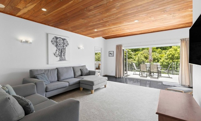 Pohara Casa | Bay Vista Retreat