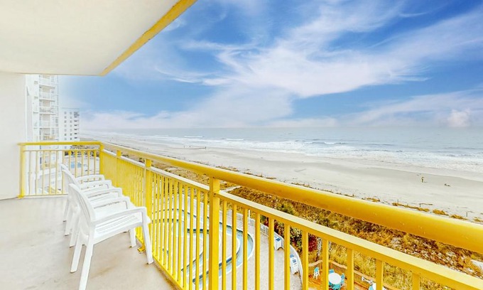 Crescent Beach Hotel | Bay Watch 0640