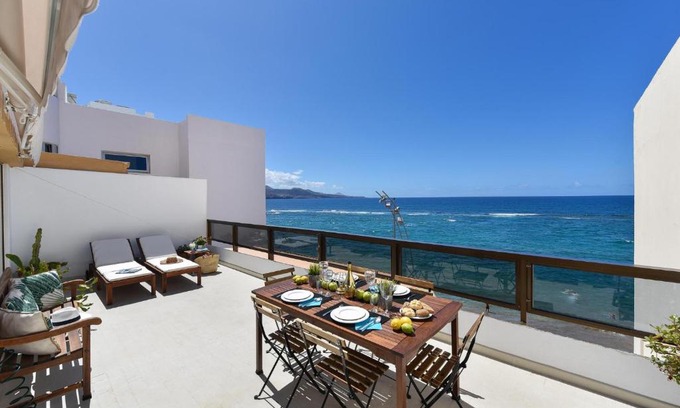 Las Palmas de Gran Canaria Apartamento | Beach Apartment La Terraza de Sofia by VillaGranCanaria