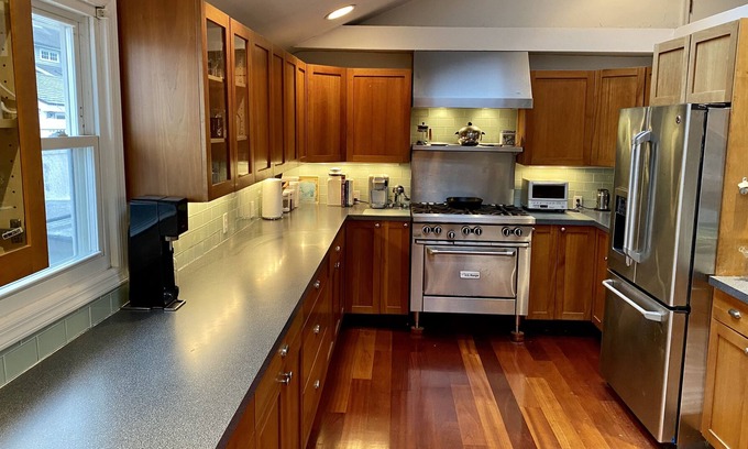 East Norwalk Casa | Beach Bungalow/East Norwalk