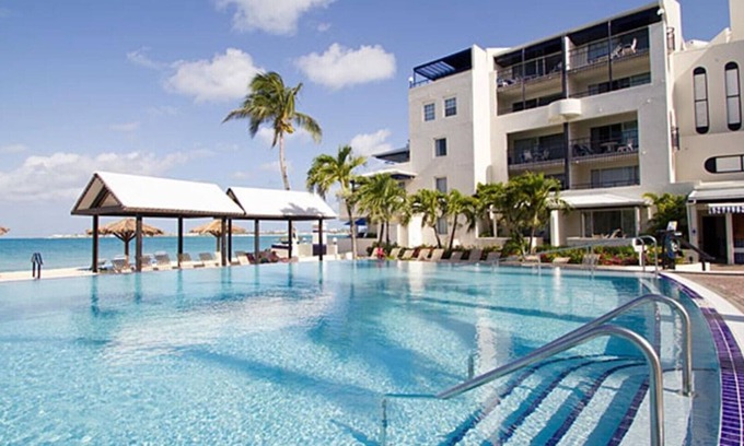 Simpson Bay Complejo | Beach front 1 bedroom apartment overlooking Simpson Bay