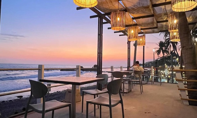 El Tunco Apartamento | Beach Front Room at Playa EL Tunco Surf Spots La Bocana and Sunzal