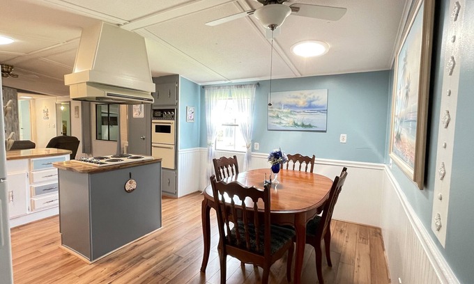 Silver Lake Casa | BEACH HOUSE THE VILLAGES FL.