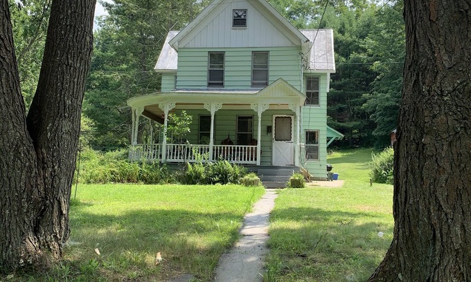 Beach Lake Casa | Beach Lake Hideaway