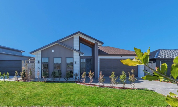 Clarks Beach Casa | Beach Revival - Clarks Beach Holiday Home