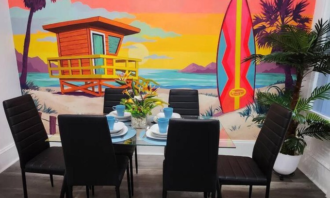 Sandusky Apartamento | Beach Theme Mins to Cedar Pt, Sports Force & Ferry, Private Deck, EV, Kids & Pet Friendly