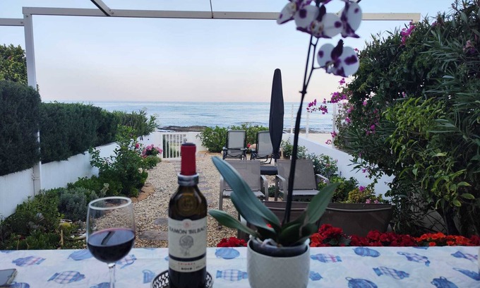 Cala Panizo Casa | Casa en primera línea de playa, delante del mar, en un pueblo tranquilo - Wifi