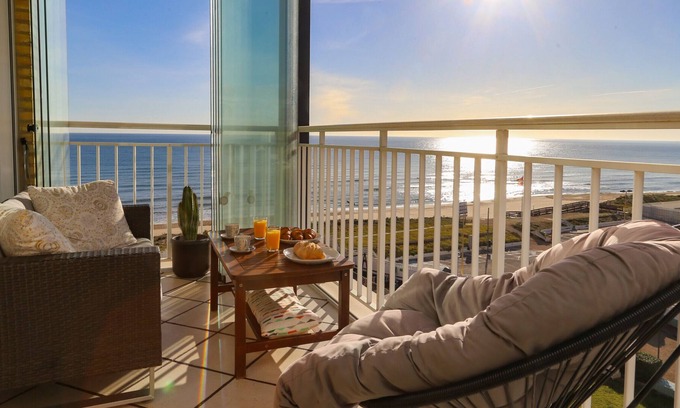 Sueca Apartamento | Beachfront Apartment 30min from Valencia