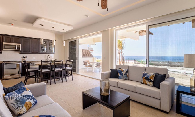 San Pedro Mixtepec Apartamento | Beachfront Condo in Peaceful Puerto Escondido at Vivo Resort