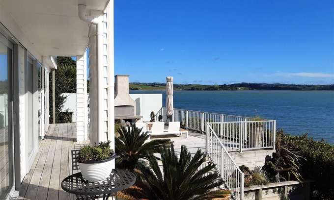 Clarks Beach Villa | Beachfront Luxury