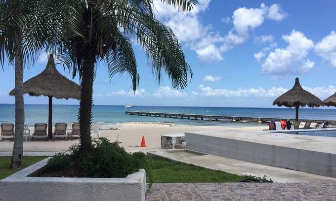 Costa Maya Casa | Propiedad frente a la playa con piscina