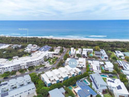 Casuarina Casa | Beachside Haven Modern Townhouse with Pool