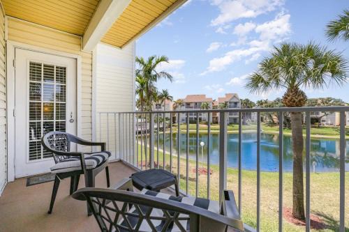 Indian Harbour Beach Apartamento | Beachside Pond View Retreat - BC155