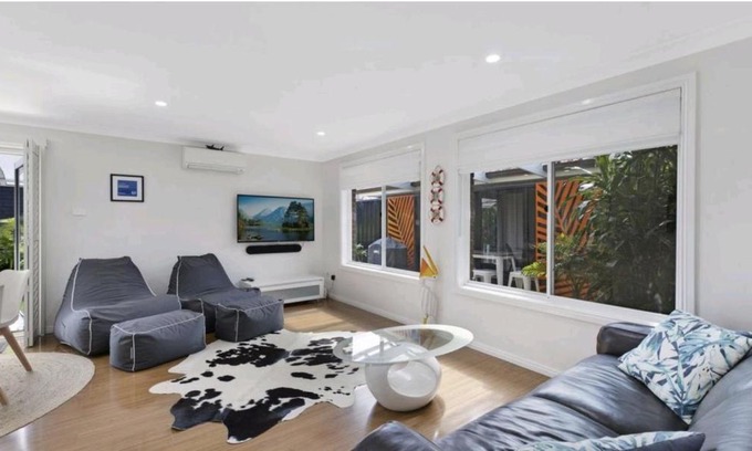 Umina Beach Villa | Beachside Villa Ettalong Beach