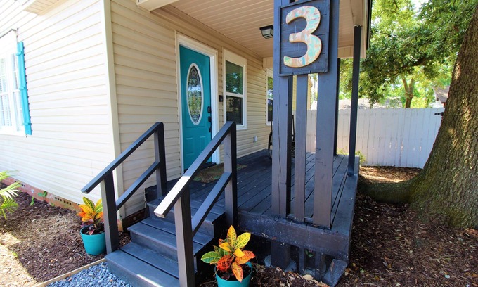 Navy Point Casa | Beachy Bungalow for Family Fun! Walk to local Beach!