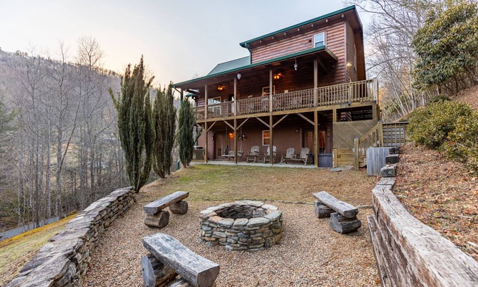 Sugar Grove Cabina | Bear Creek - Beautiful home with gas fireplace, custom wood burning firepit, shuffleboard, and more!