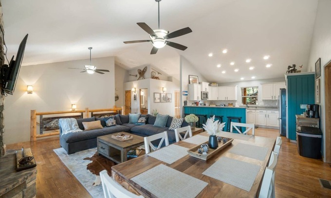 Forest Lakes Casa | Bear Hug Retreat! 3BD/3BA Tranquil Mt Home