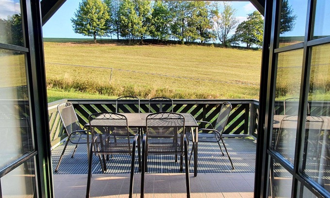 Rudnik Casa | Maravillosa casa de vacaciones privada para 8 personas con piscina, WIFI, TV y terraza