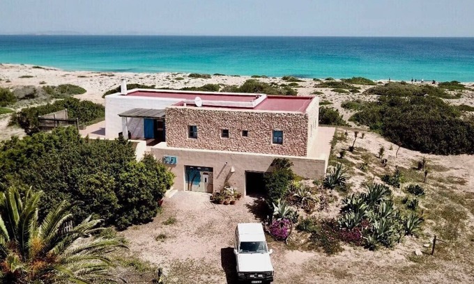 Calo de Sant Agusti Villa | HERMOSA PROPIEDAD 10 personas con piscina grande. ACCESO DIRECTO AL MAR