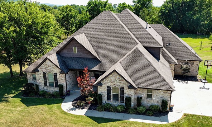 Farmington Casa | Beautiful 2-Acre Refuge w/Pool-5 miles to UofA!