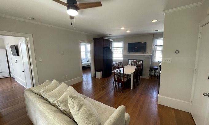 North End Condominio | Beautiful 2BD / 2BA Condo, steps from Asbury Avenue. Sleeps up to 7!