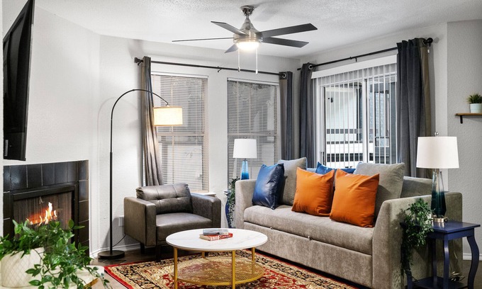 University Hills and Windsor Park Apartamento | Beautiful 2BD/2BA in University Hills 6073