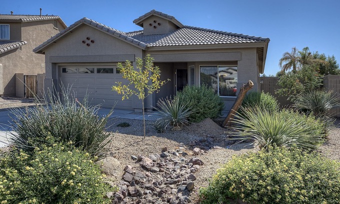 Coldwater Springs Casa | Casa de 3 dormitorios bellamente amueblada en el campo de golf Coldwater Springs