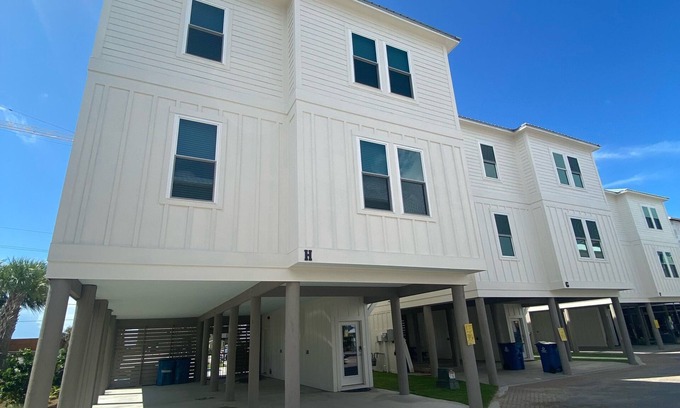 Gulf Shores Cabaña | Beautiful 6 Bedroom Beach House with private pool!!!