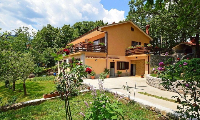 Mihotici Apartamento | Hermoso apartamento para 5 personas con A/C, WIFI, TV y aparcamiento